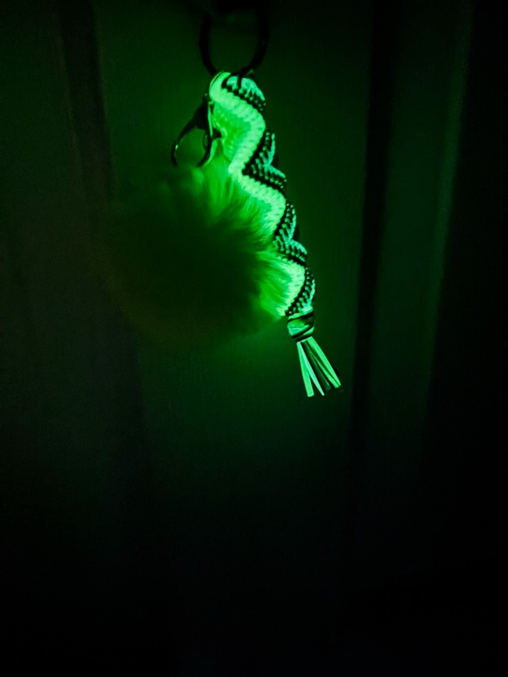 🌟Neon Edge Keychain - Picture 3 of 4
